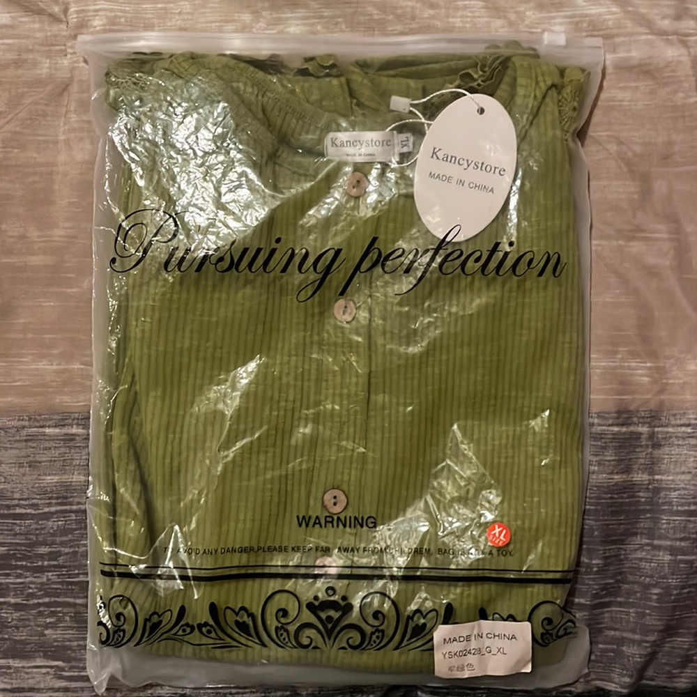 Kancystore XL light green lace on long sleeves